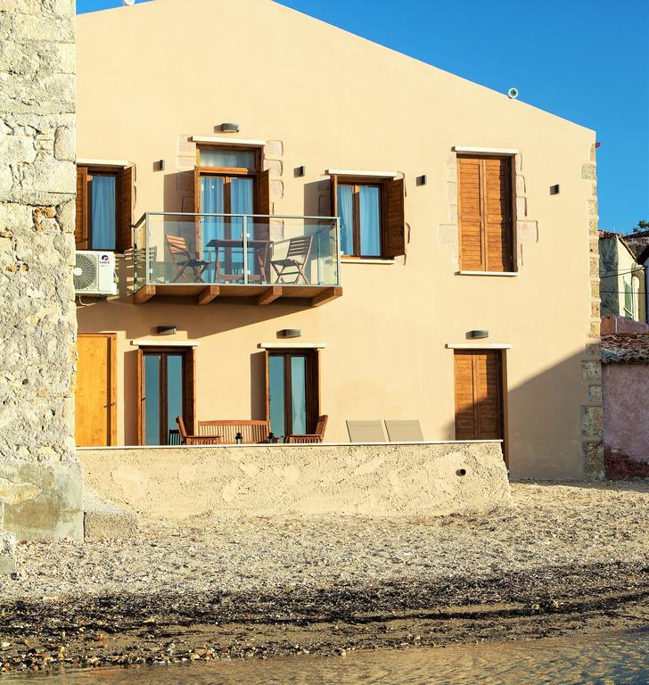 Ocean Waves Hotel Chania  Exterior foto